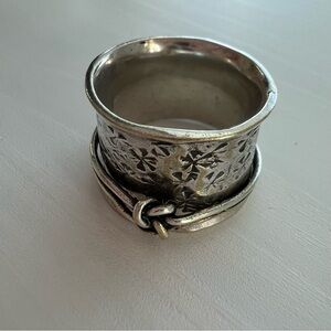 Silver Tone Spinner Fashion Ring